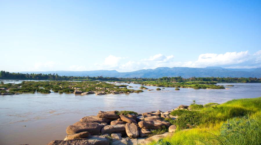 Nuestros servicios de alquiler de coches ofrecen una diversa selección de vehículos en Nong Khai.